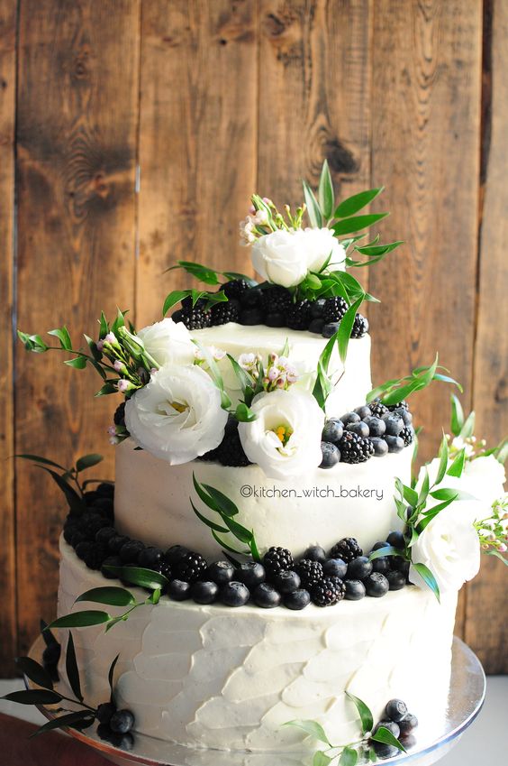 How To Choose The Wedding Cake Flowers 41