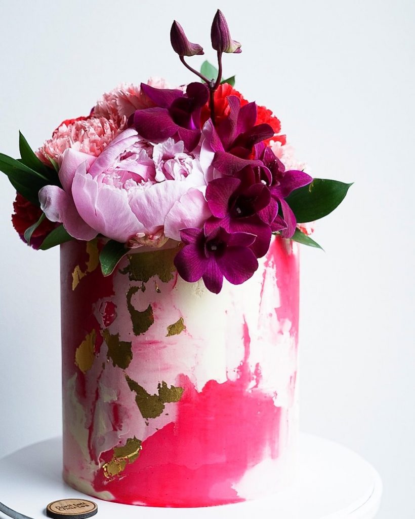 How To Choose The Wedding Cake Flowers 35