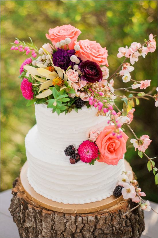 How To Choose The Wedding Cake Flowers 29