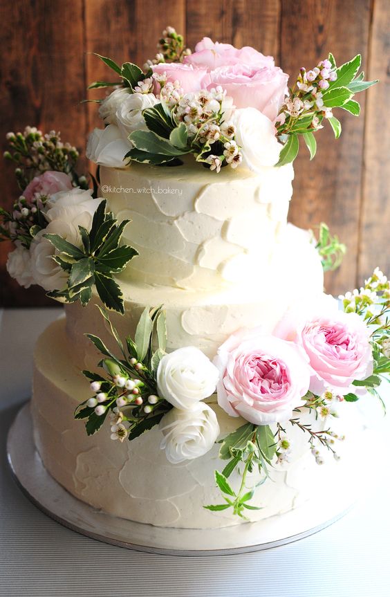 How To Choose The Wedding Cake Flowers 43