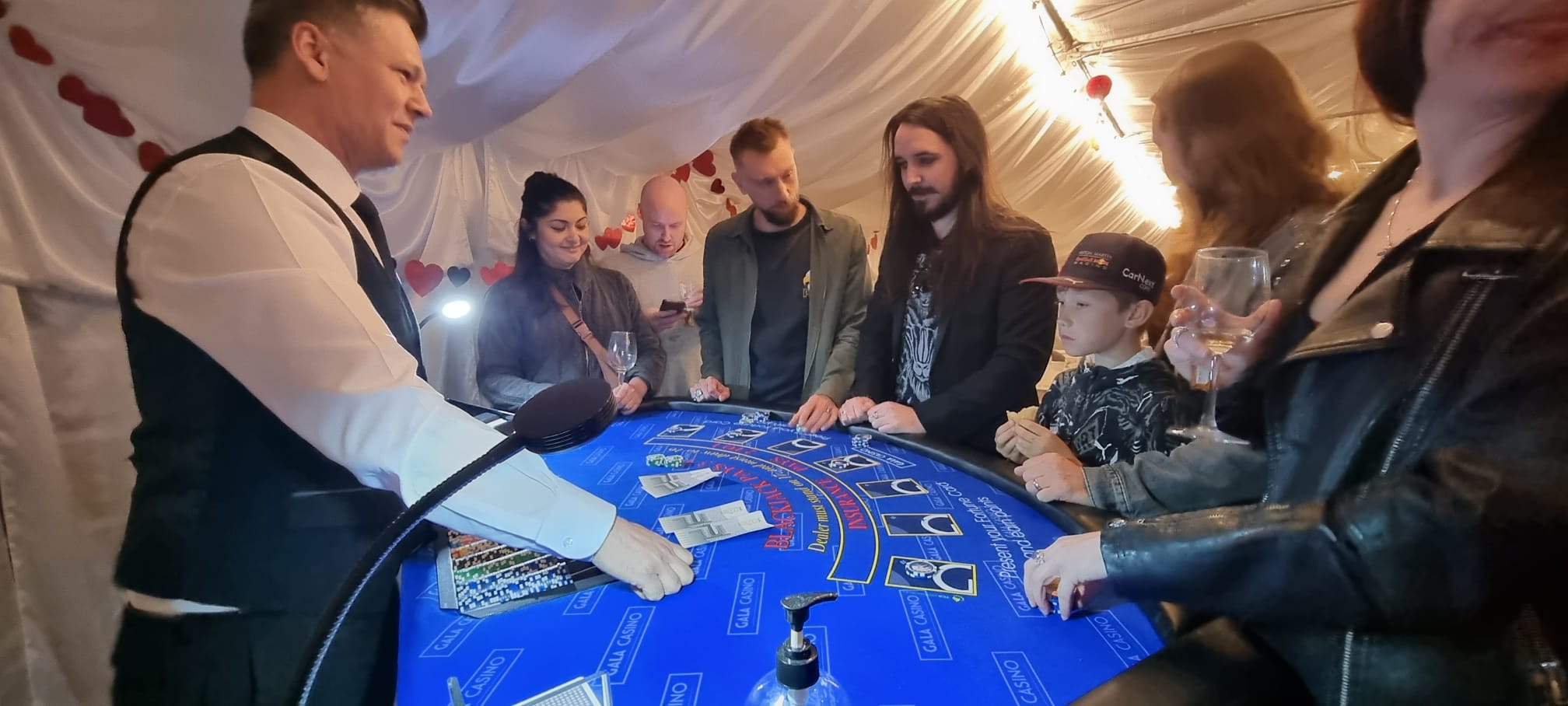 Entertain Your Guests with Roulette & Blackjack Tables Fun Casino