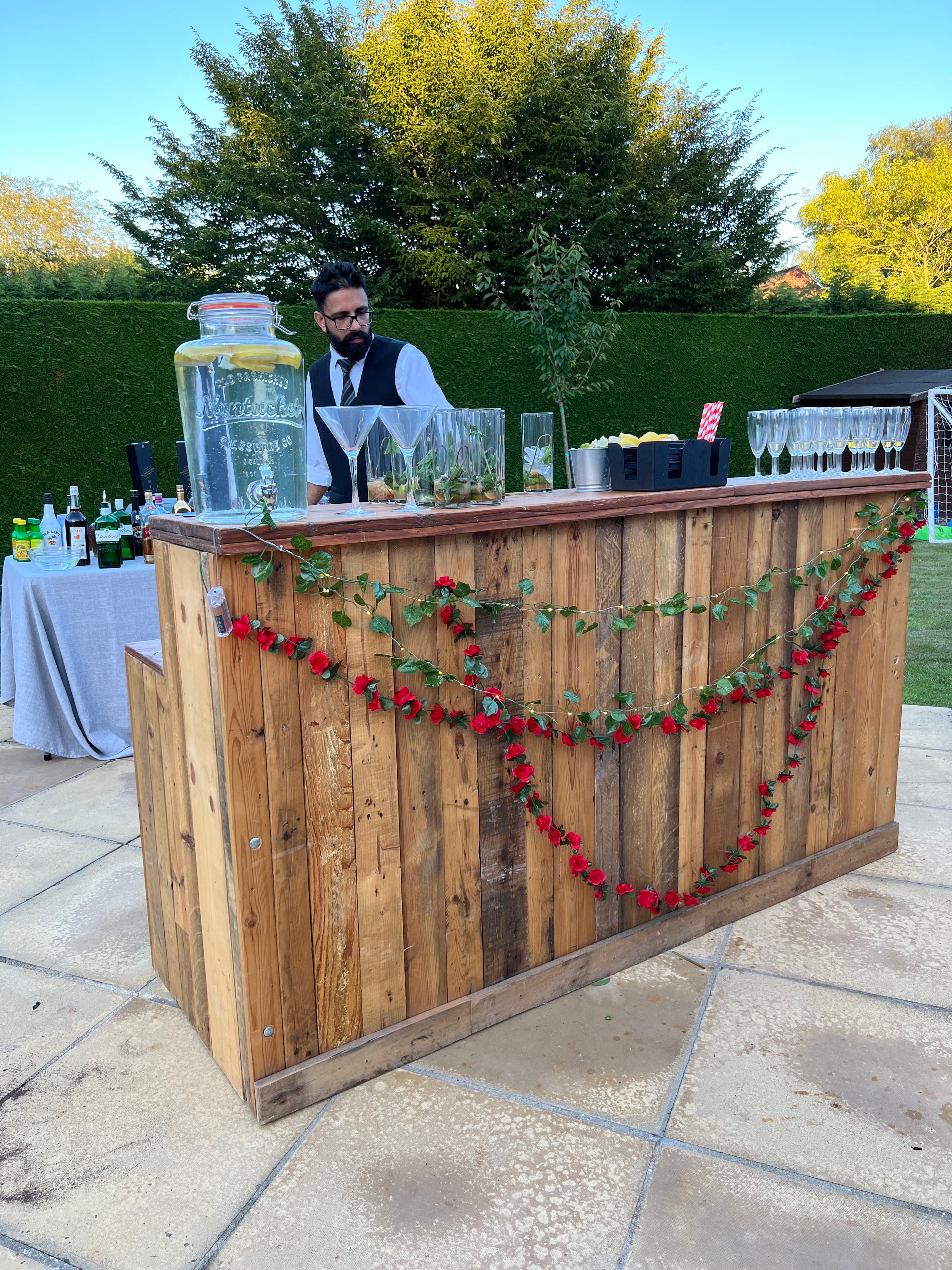 MIx N Pour bar and events