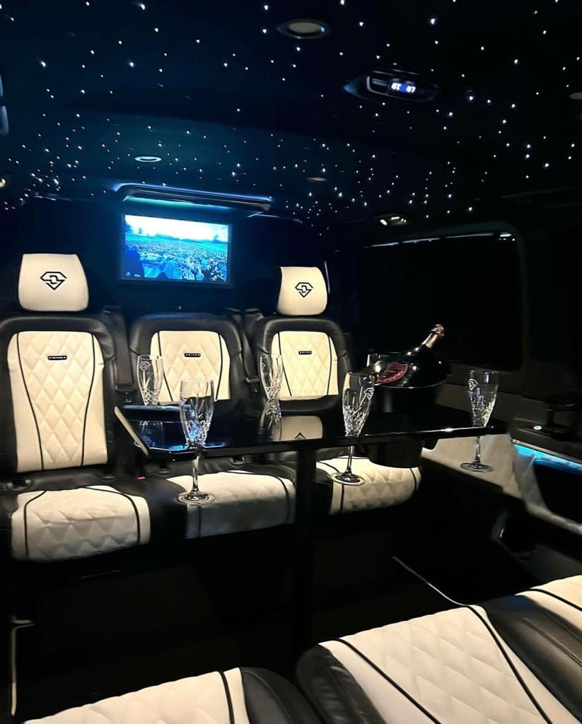 7 Seat Luxury Mercedes-Benz Party Bus 