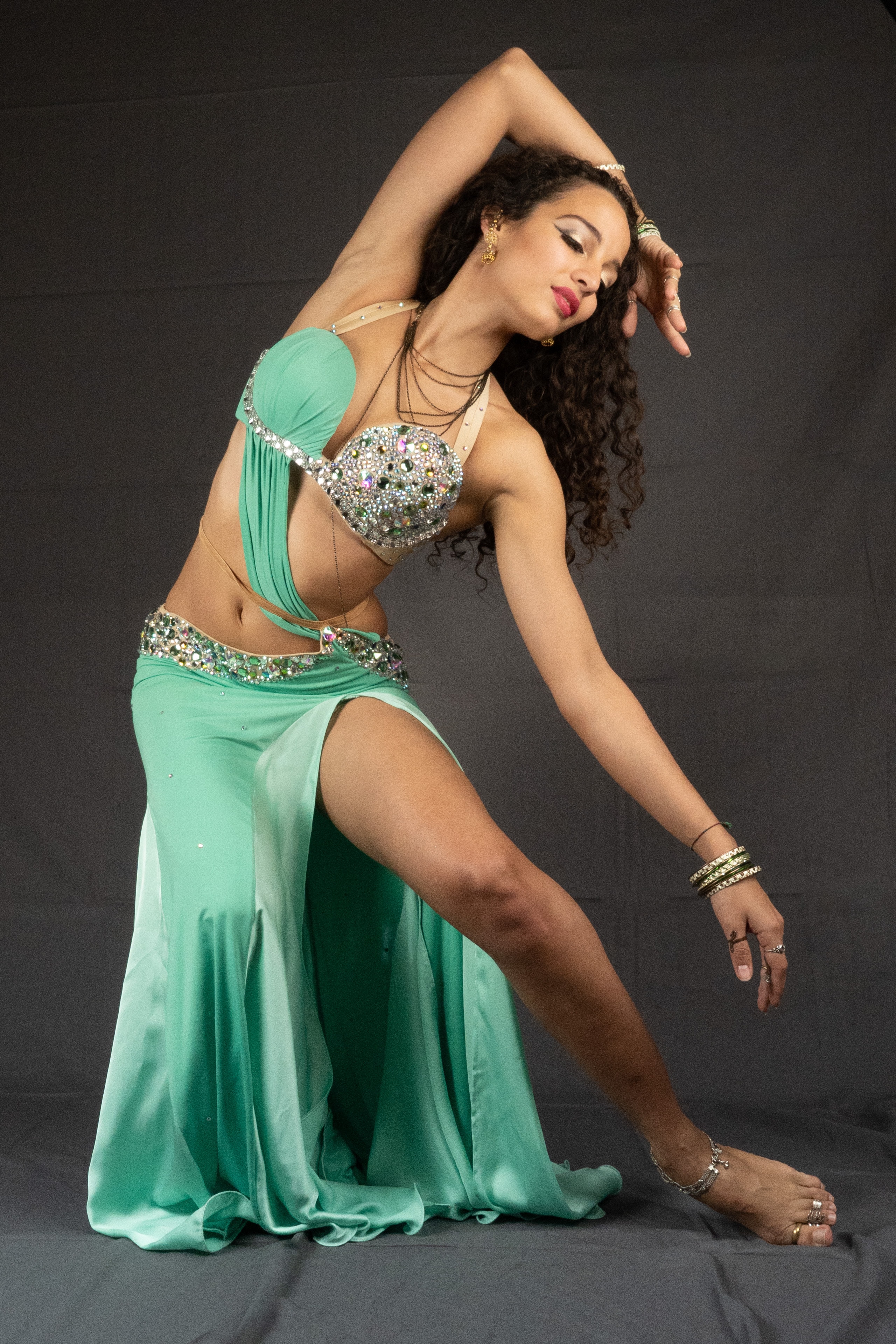 Stunning Mix of Bellydance & Bollywood with Exciting Costume Changes